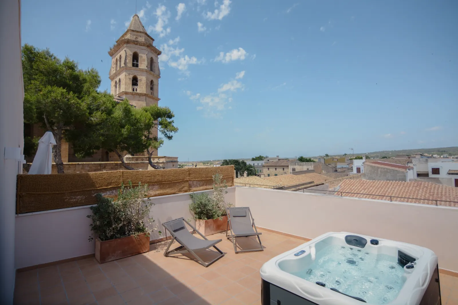 Suite with terrace and jacuzzi private terrace overlooking Petra church